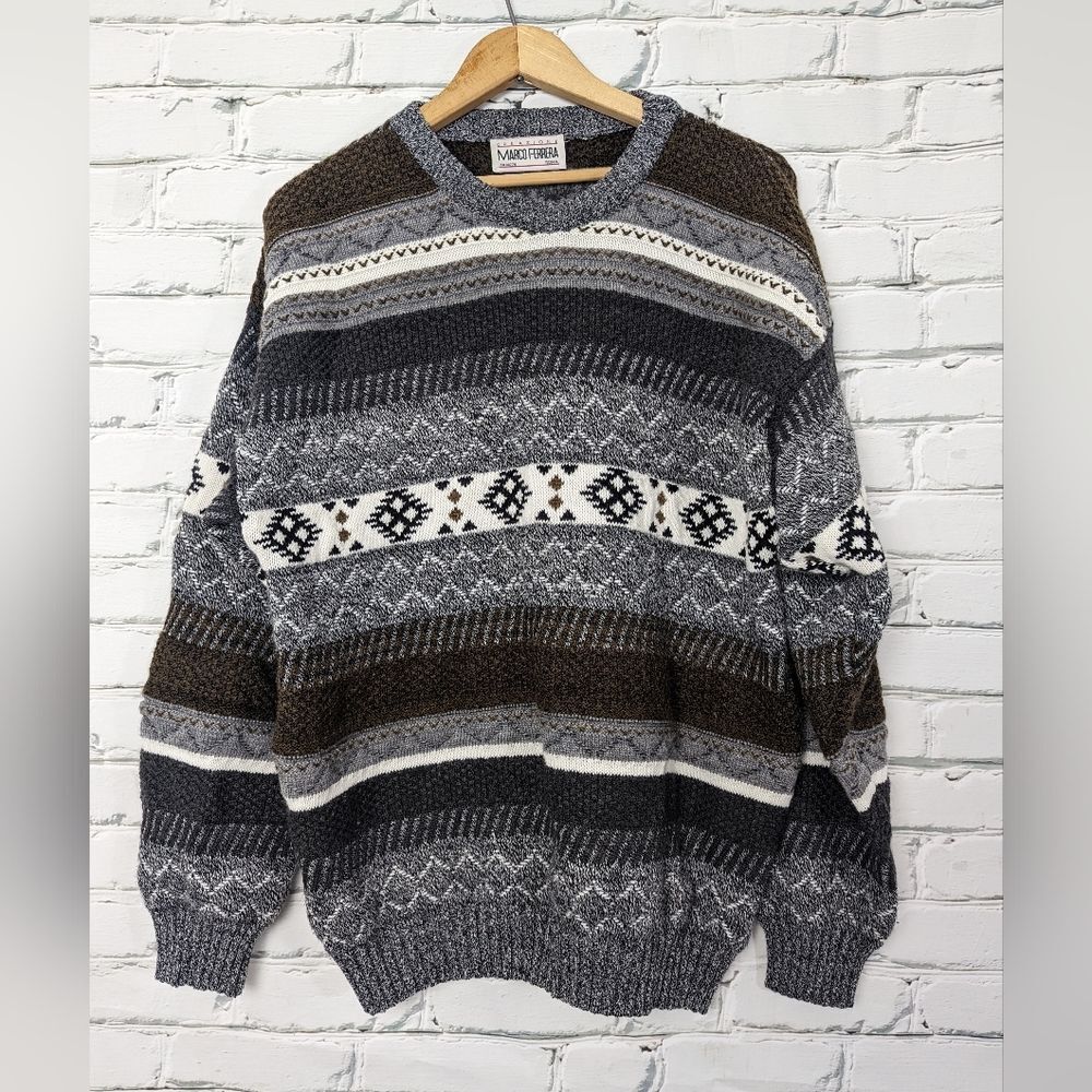 Vintage-Inspired Crewneck Sweater in Gray, Brown and White